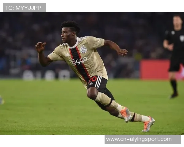 阿贾克斯与西蒙尼斯谈判进行中或将迎来新帅变动